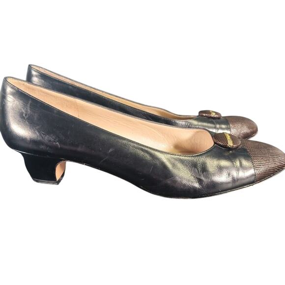 Salvatore Ferragamo Low Heel Pumps Two-Toned Rounded Toe | 10 AAA - Picture 3 of 12